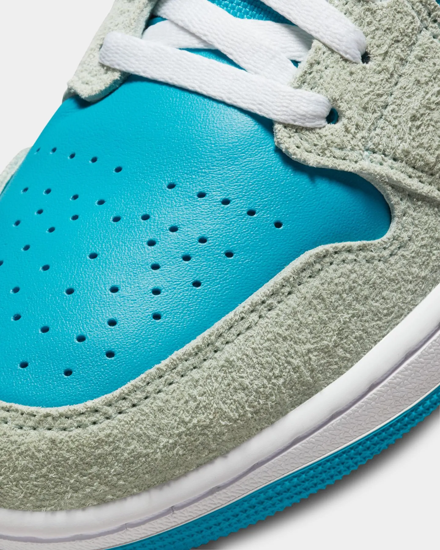 Jordan Air Jordan Low SE "Aquatone" Pistachio Frost