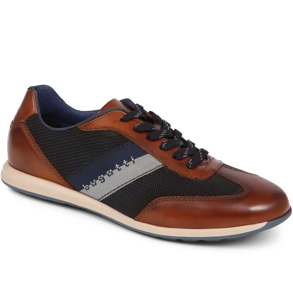 Leather Lace-Up Trainers  - BUG39500 / 324 759