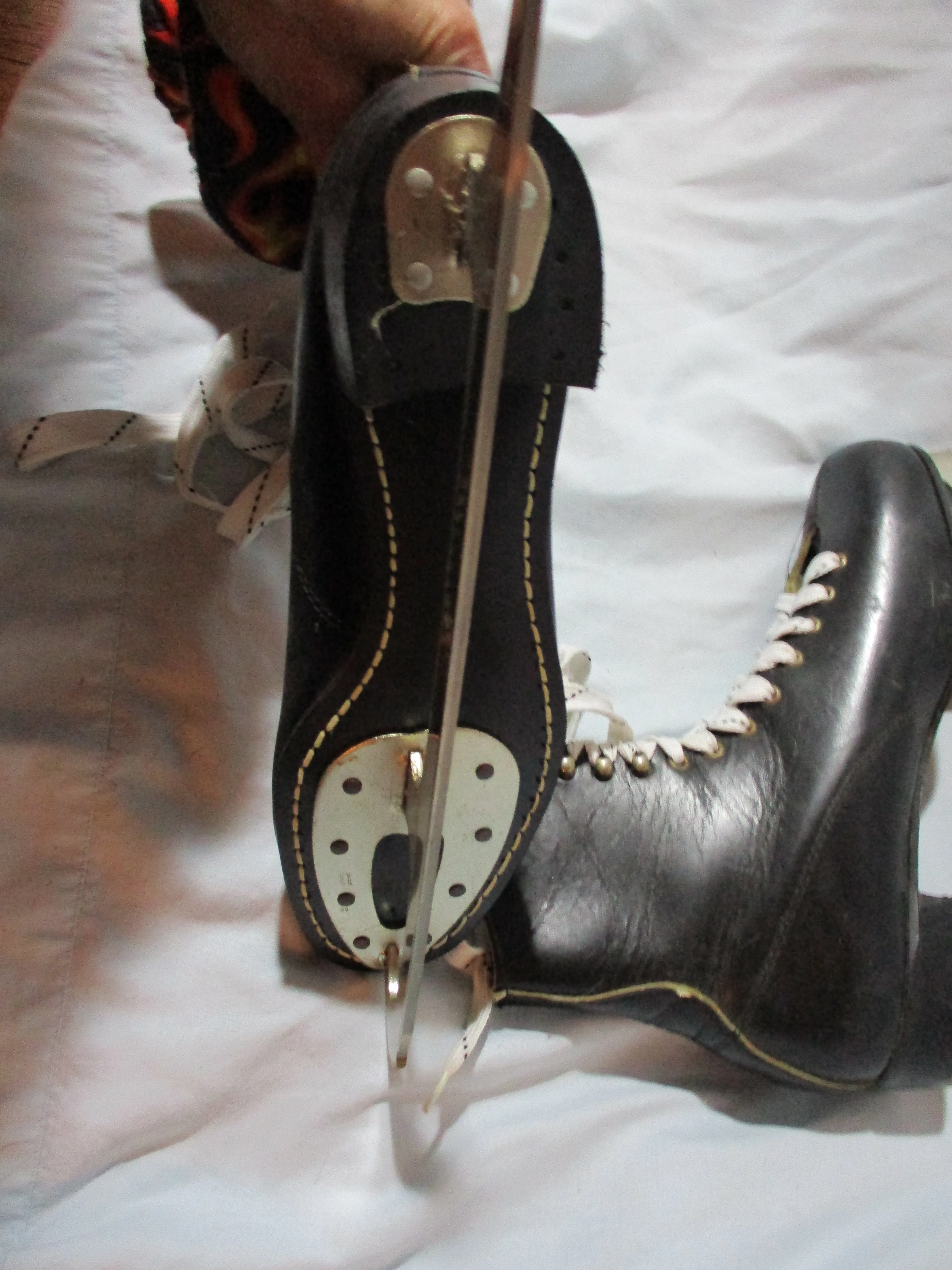 Mens CANADA Leather Figure Ice Hockey Skates BLACK Winter 11 Skating