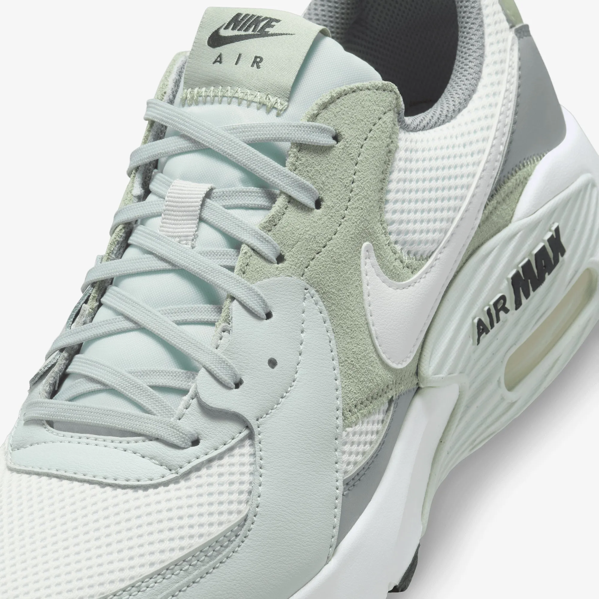 NIKE | AIR MAX EXCEE { SUMMIT WHITE/SUMMIT WHITE-LIGHT SILVER