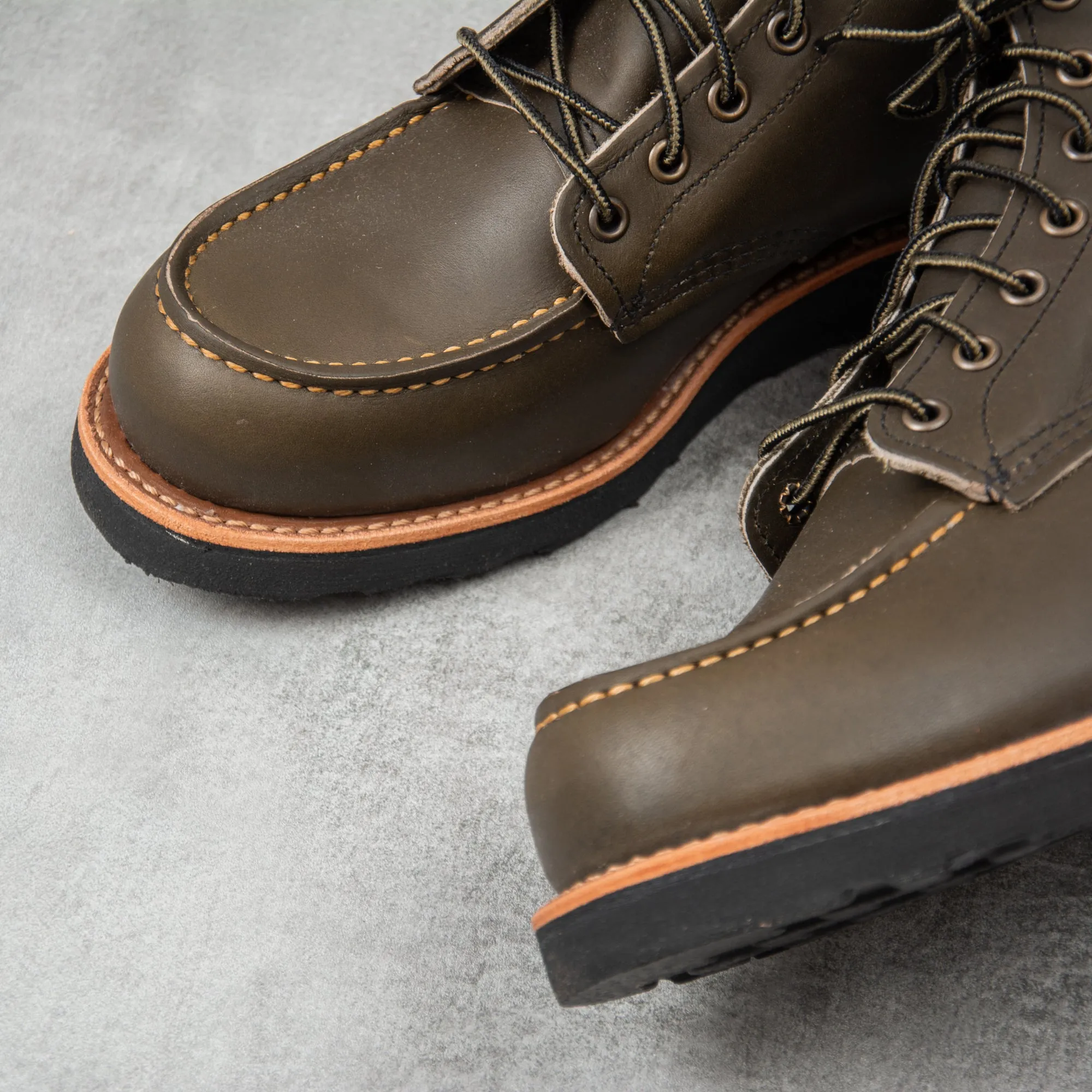 Red Wing Classic Moc Toe Boot 8828 - Alpine Portage