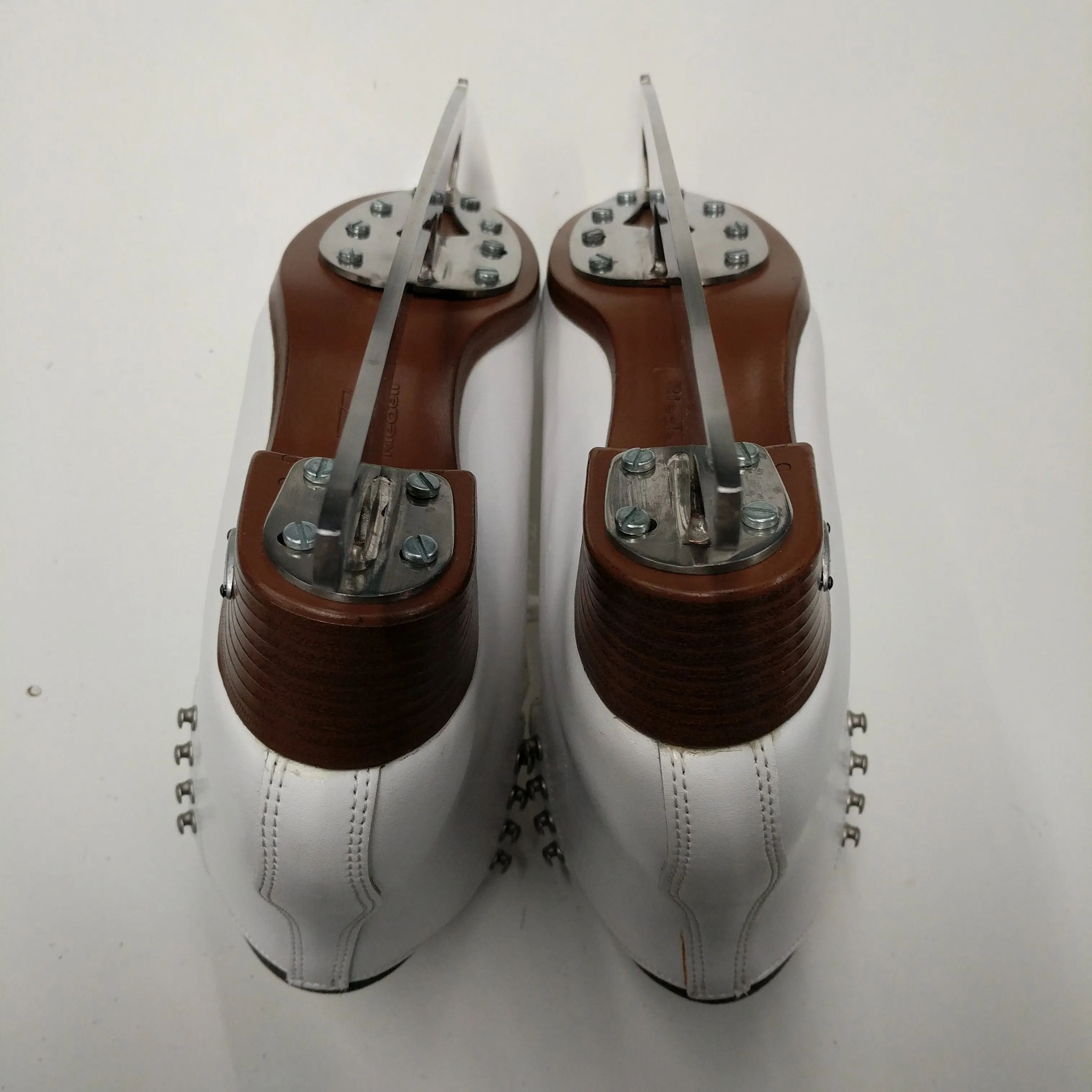 Slightly Used Riedell Diamond Size 4.5 Figure Skates